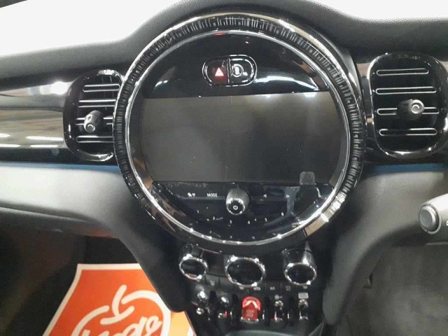BMW MINI 2024