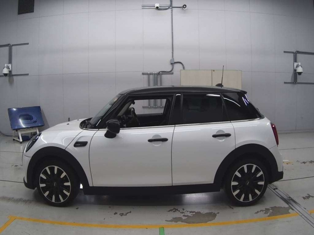 BMW MINI 2024