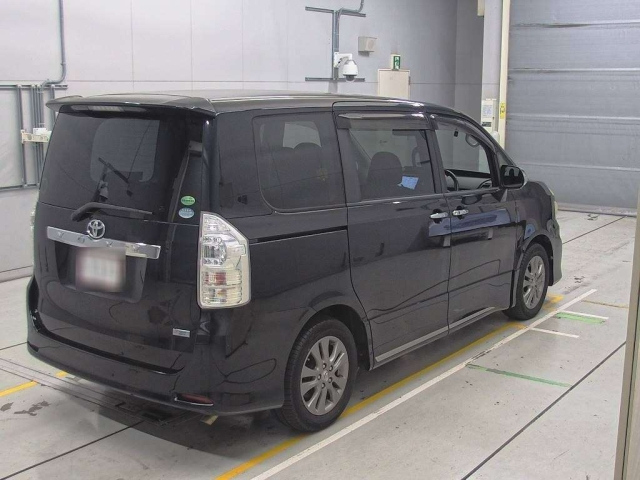 TOYOTA VOXY 2012