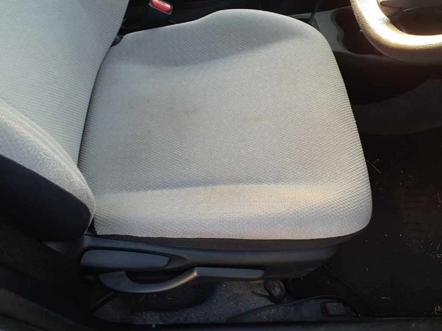 TOYOTA VITZ 2011