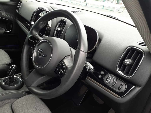 BMW MINI 2023