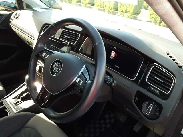 VOLKSWAGEN GOLF 2019