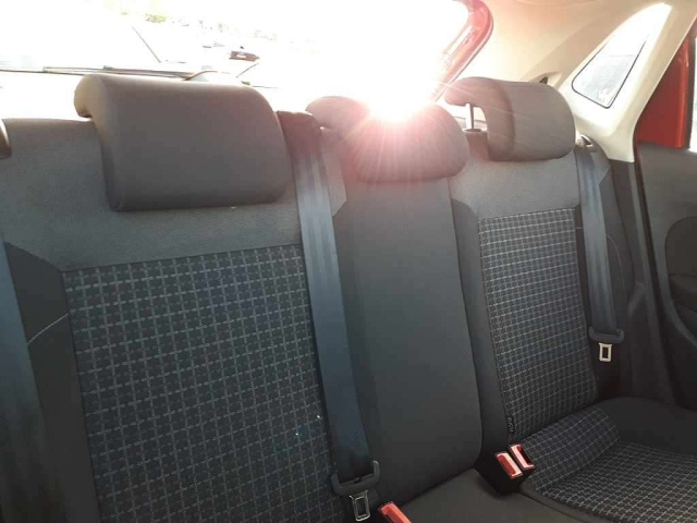 VOLKSWAGEN POLO 2015