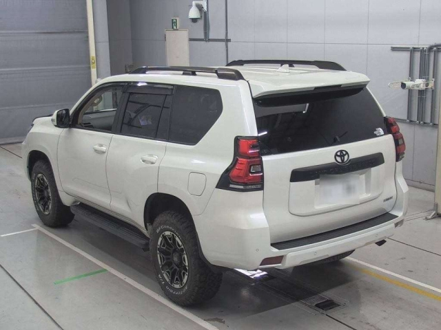 TOYOTA LAND CRUISER PRADO 2021