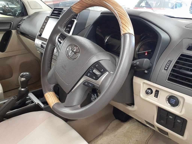 TOYOTA LAND CRUISER PRADO 2021