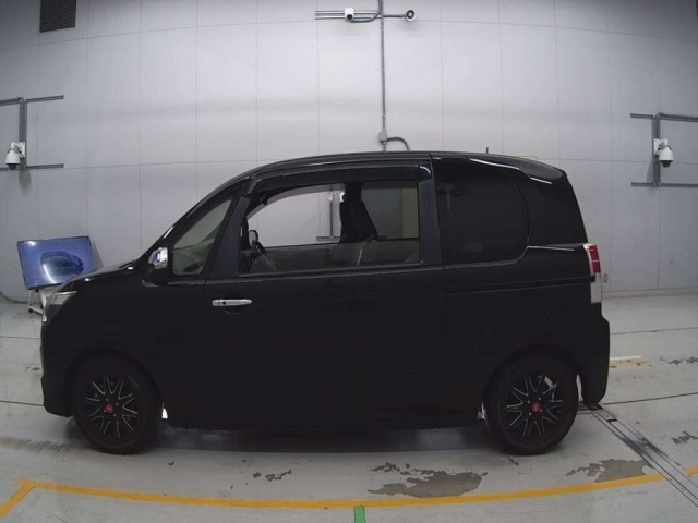 TOYOTA SPADE 2016