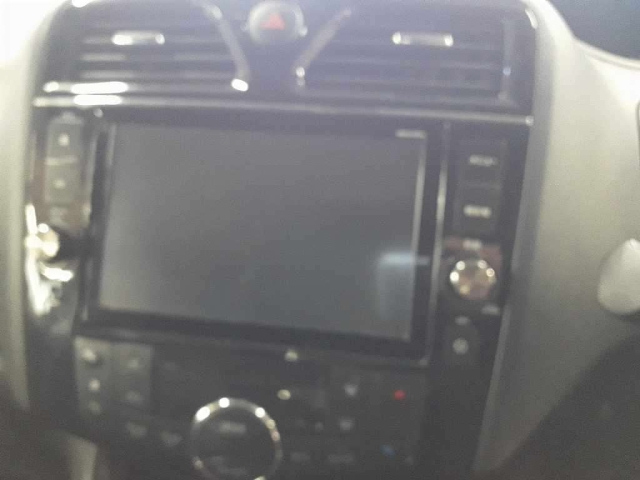 NISSAN SERENA 2015
