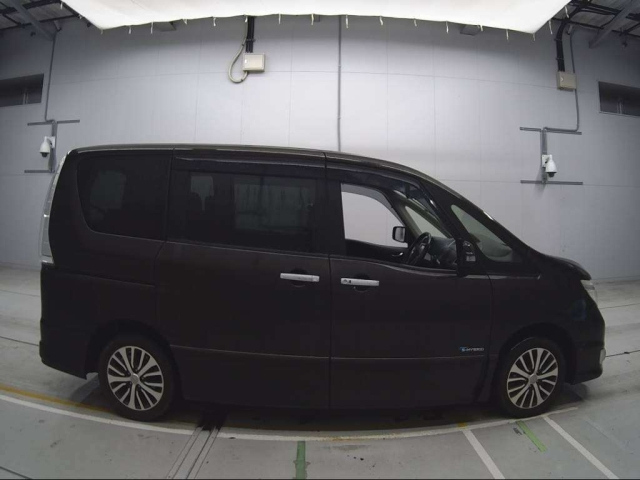 NISSAN SERENA 2015