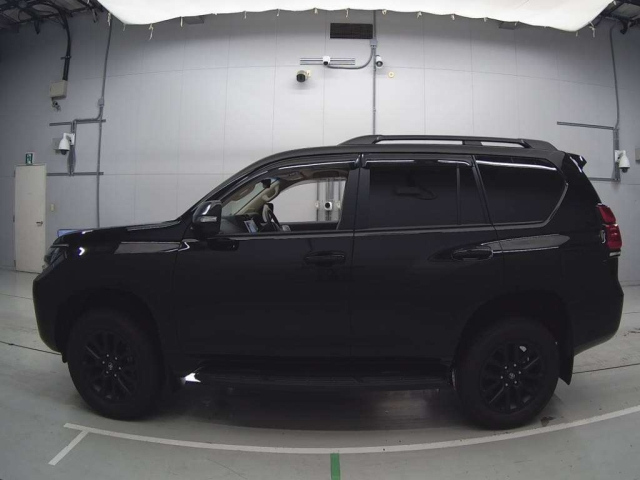 TOYOTA LAND CRUISER PRADO 2023