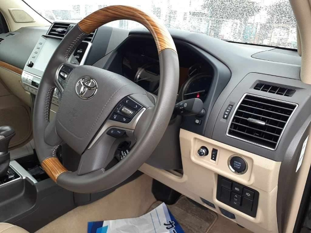 TOYOTA LAND CRUISER PRADO 2023