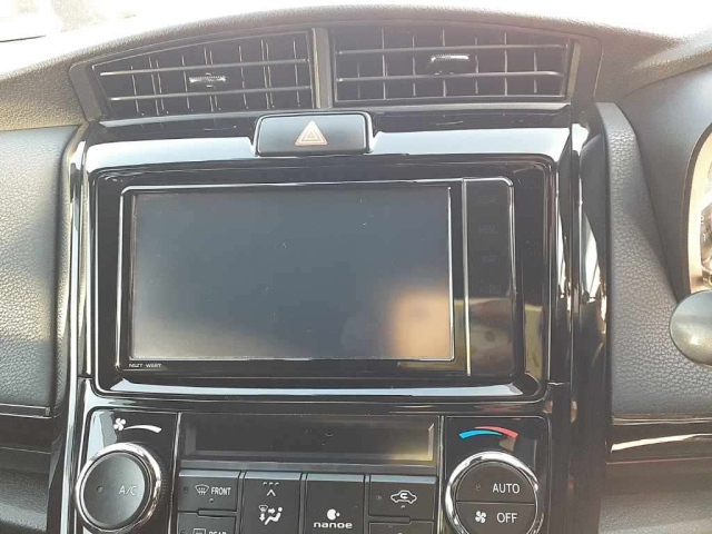 TOYOTA COROLLA FIELDER 2018