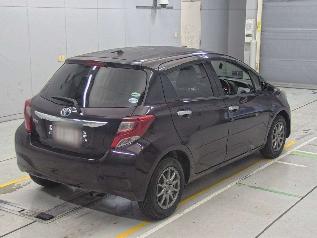 TOYOTA VITZ 2015