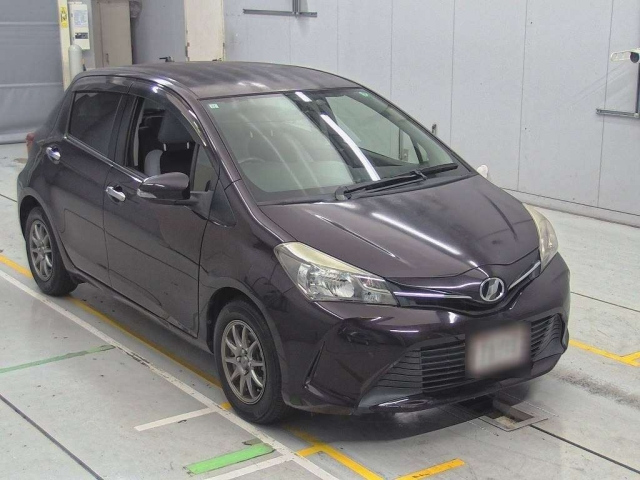 TOYOTA VITZ 2015