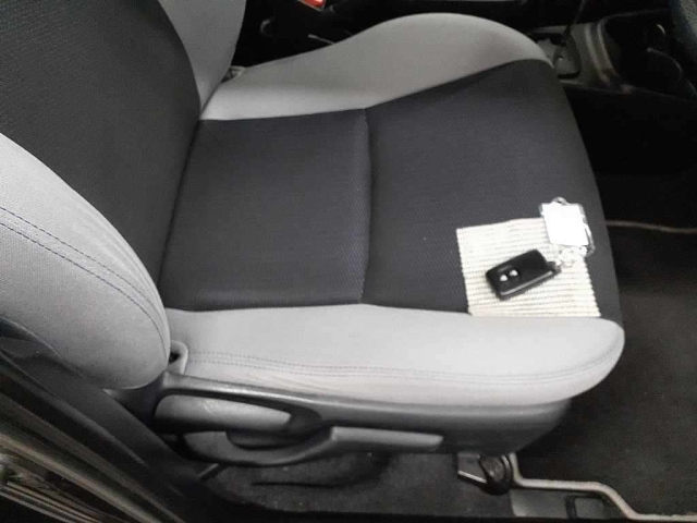 TOYOTA VITZ 2015