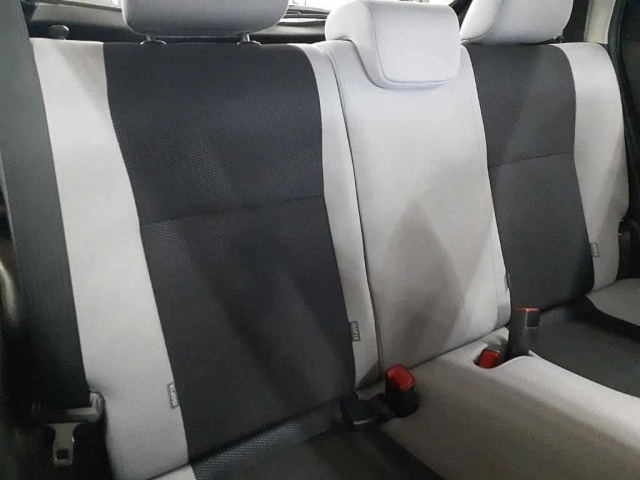 TOYOTA VITZ 2015