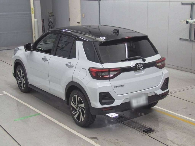 TOYOTA RAIZE 2025