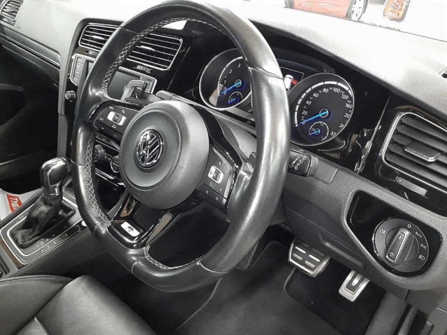 VOLKSWAGEN GOLF 2014