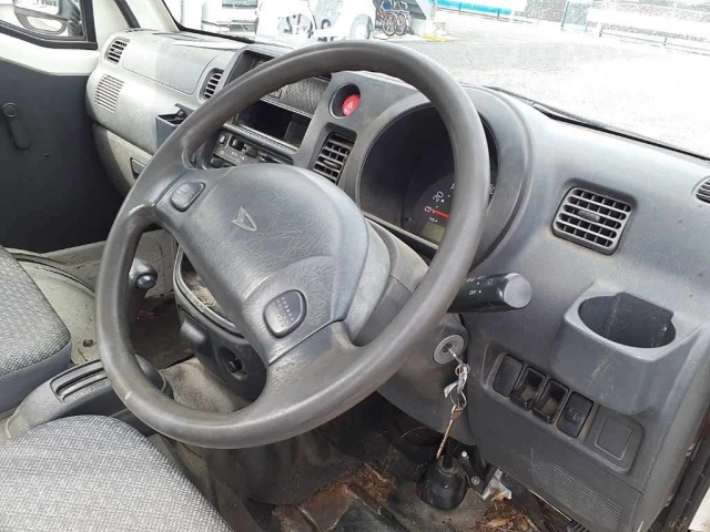DAIHATSU HIJET TRUCK 2011
