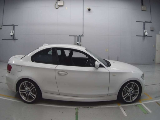 BMW 1 SERIES 2010