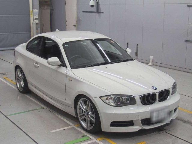 BMW 1 SERIES 2010