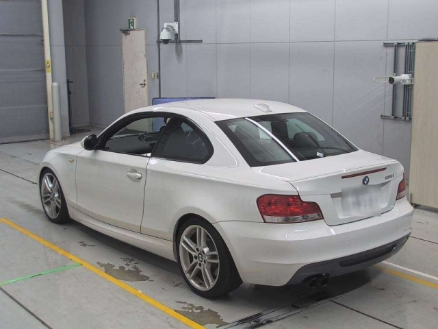 BMW 1 SERIES 2010