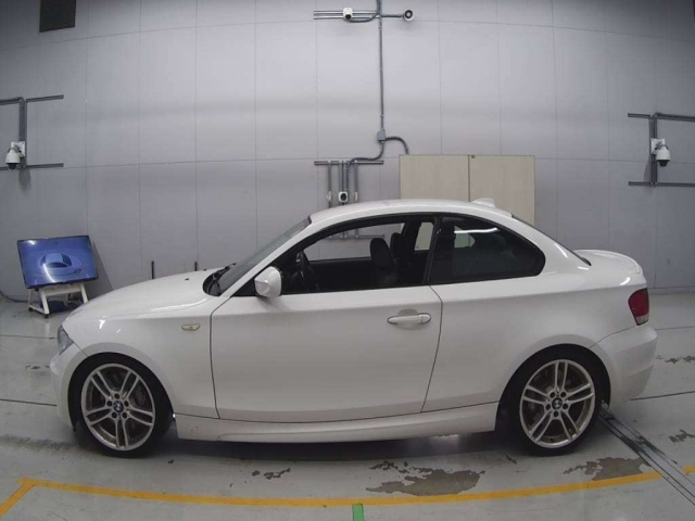 BMW 1 SERIES 2010