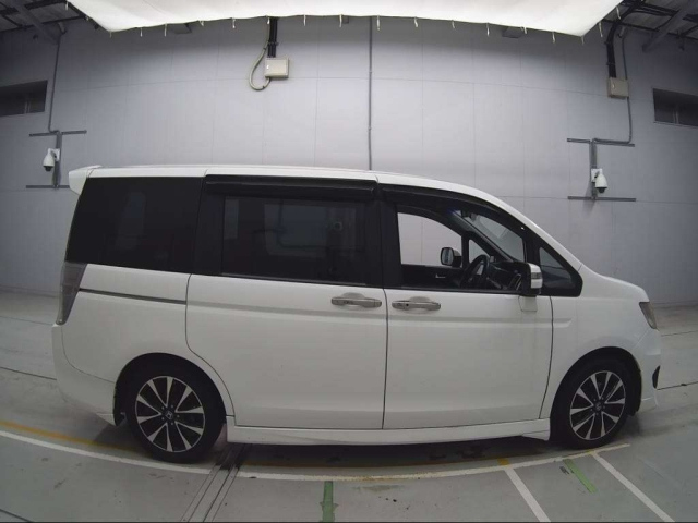 HONDA STEP WAGON 2014