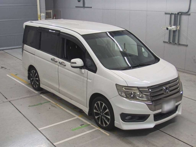 HONDA STEP WAGON 2014