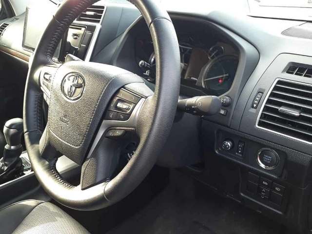 TOYOTA LAND CRUISER PRADO 2022