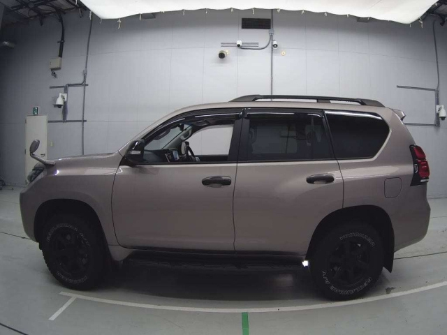 TOYOTA LAND CRUISER PRADO 2022