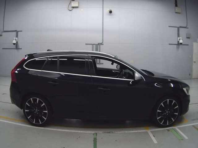 VOLVO V60 2014
