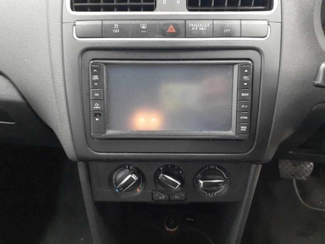 VOLKSWAGEN POLO 2014