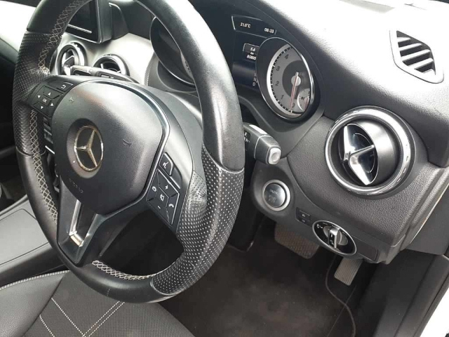 MERCEDES BENZ GLA CLASS 2015