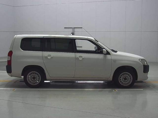 TOYOTA PROBOX 2017