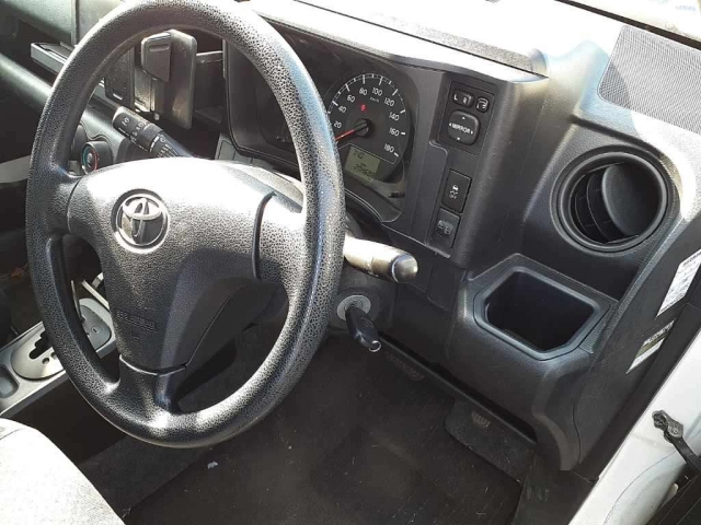 TOYOTA PROBOX 2017