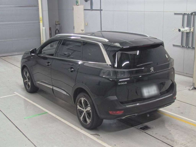 PEUGEOT 5008 2021