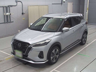 NISSAN KIX 2020