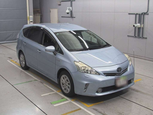 TOYOTA PRIUS ALPHA 2014
