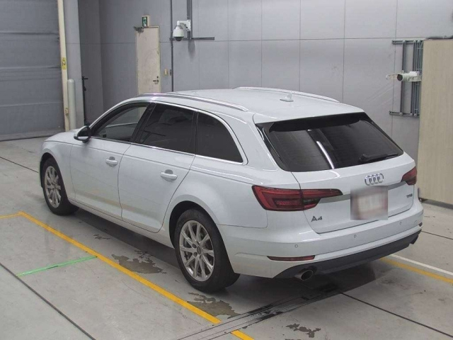 AUDI A4 2016