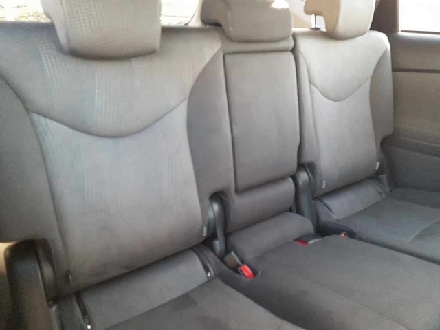 TOYOTA PRIUS ALPHA 2014