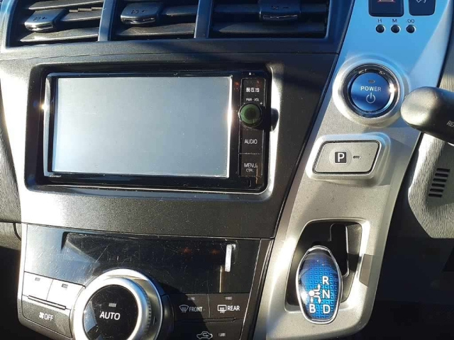 TOYOTA PRIUS ALPHA 2014