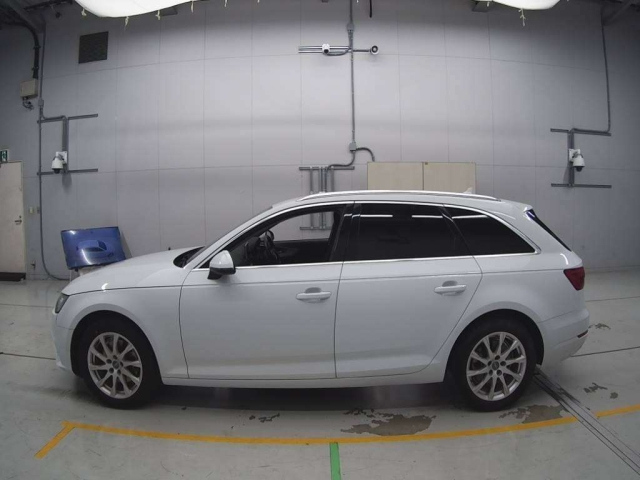 AUDI A4 2016