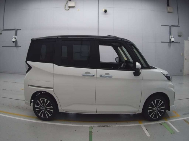 TOYOTA ROOMY 2025