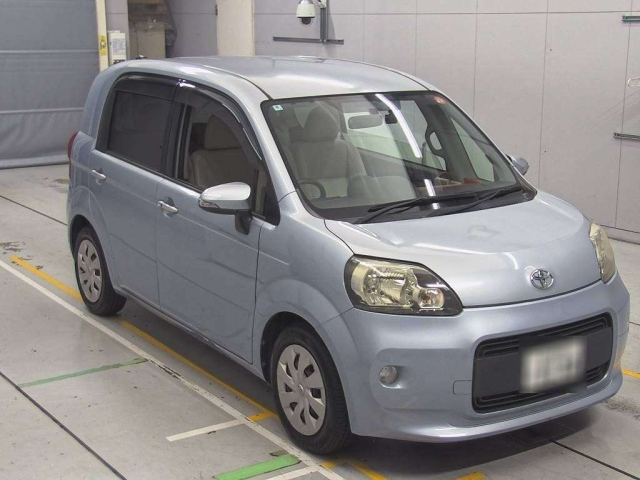 TOYOTA PORTE 2012