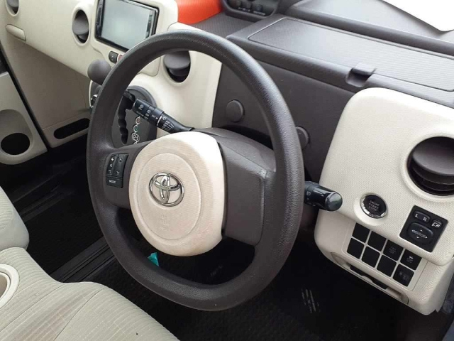 TOYOTA PORTE 2012