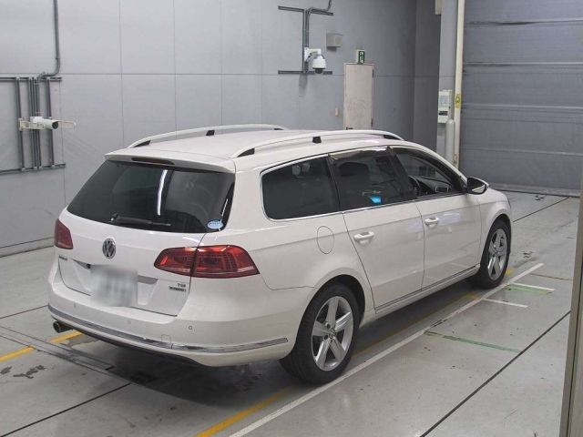 VOLKSWAGEN PASSAT VARIANT 2012