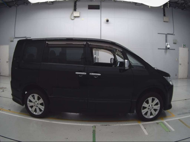 MITSUBISHI DELICA D5 2017
