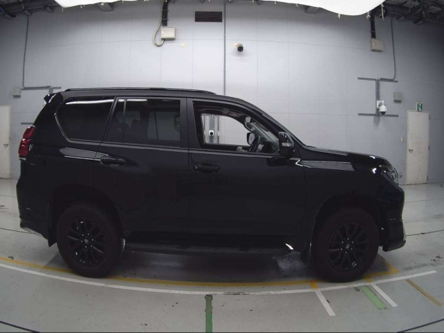 TOYOTA LAND CRUISER PRADO 2022