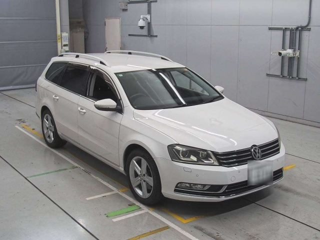 VOLKSWAGEN PASSAT VARIANT 2012