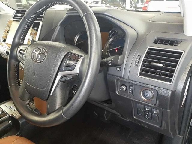 TOYOTA LAND CRUISER PRADO 2022